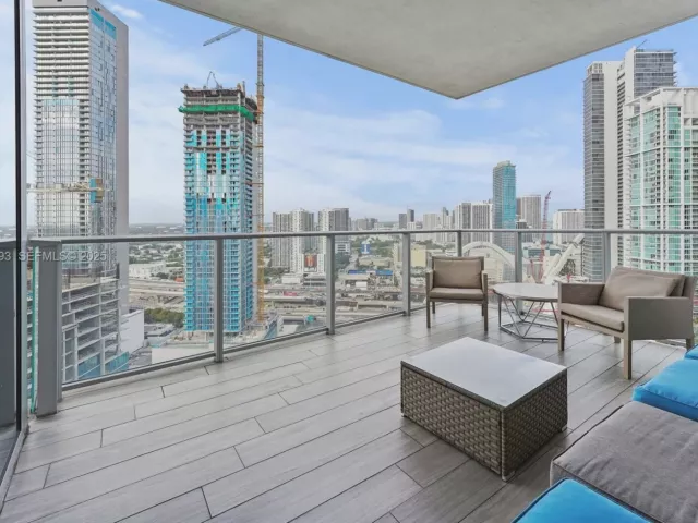 3-bedroom condo for sale in Miami - 851 NE 1st Avenue 2601 - MondialRealty