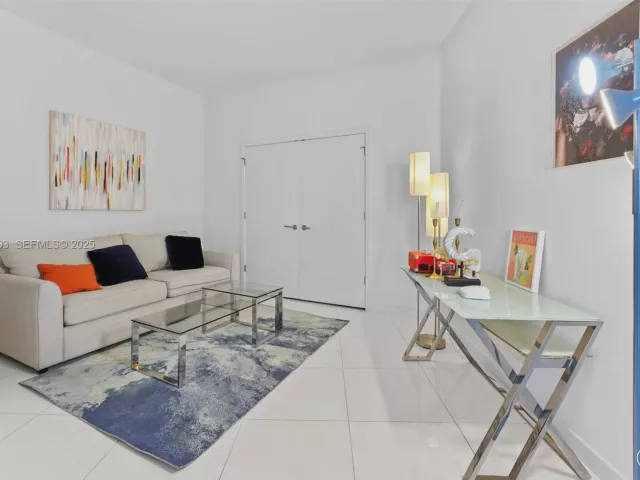 3-bedroom condo for sale in Miami - 851 NE 1st Avenue 2601 - MondialRealty