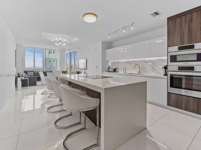 3-bedroom condo for sale in Miami - 851 NE 1st Avenue 2601 - MondialRealty
