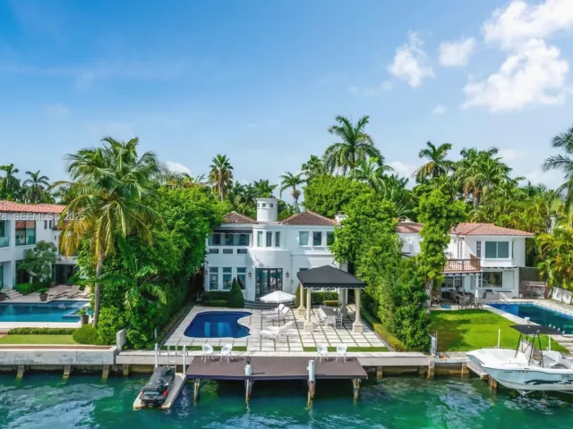 6-bedroom home for rent in Miami Beach - 315 E San Marino Dr - MondialRealty