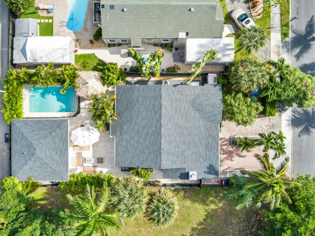 Home for sale at 425 32nd Street - photo 6931337