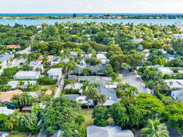 Home for sale at 425 32nd Street - photo 6931338