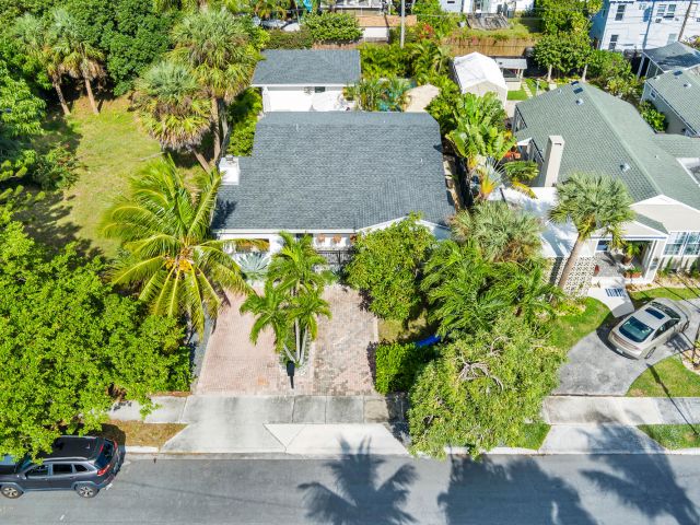 Home for sale at 425 32nd Street - photo 6931342