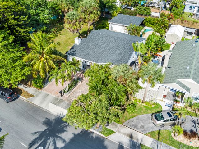 Home for sale at 425 32nd Street - photo 6931343