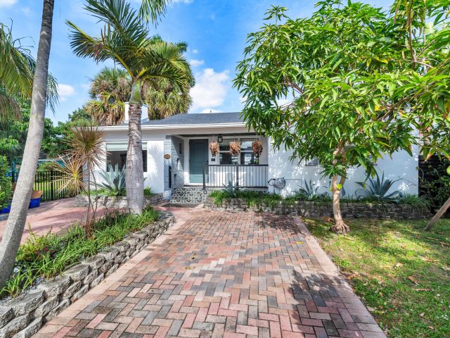 Home for sale at 425 32nd Street - photo 6931346