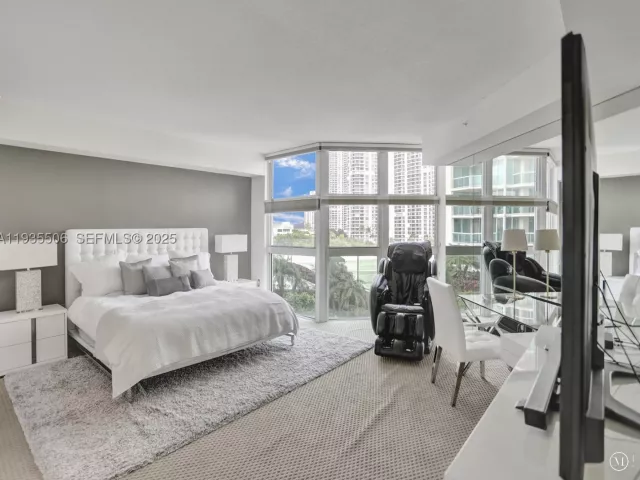 3-bedroom condo for sale in Aventura - 3370 Hidden Bay Dr 508 - MondialRealty