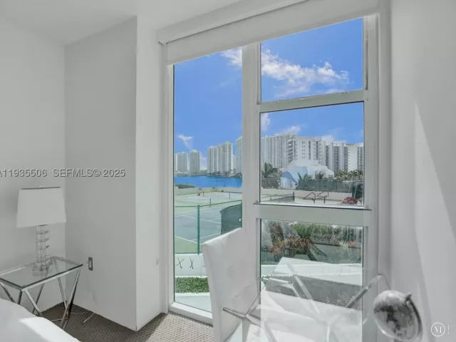 3-bedroom condo for sale in Aventura - 3370 Hidden Bay Dr 508 - MondialRealty