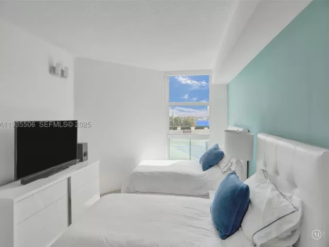 3-bedroom condo for sale in Aventura - 3370 Hidden Bay Dr 508 - MondialRealty