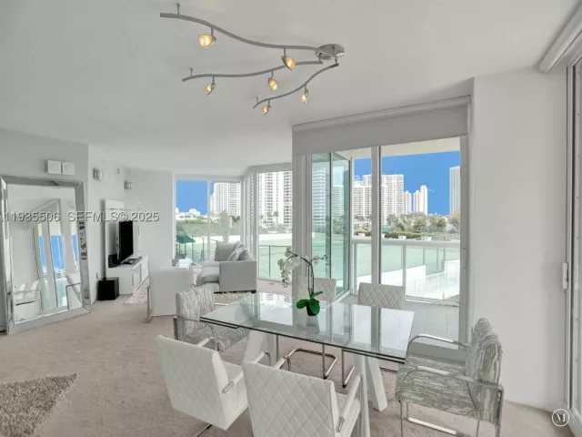 3-bedroom condo for sale in Aventura - 3370 Hidden Bay Dr 508 - MondialRealty
