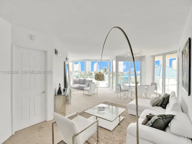 3-bedroom condo for sale in Aventura - 3370 Hidden Bay Dr 508 - MondialRealty