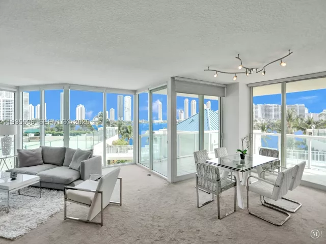 3-bedroom condo for sale in Aventura - 3370 Hidden Bay Dr 508 - MondialRealty