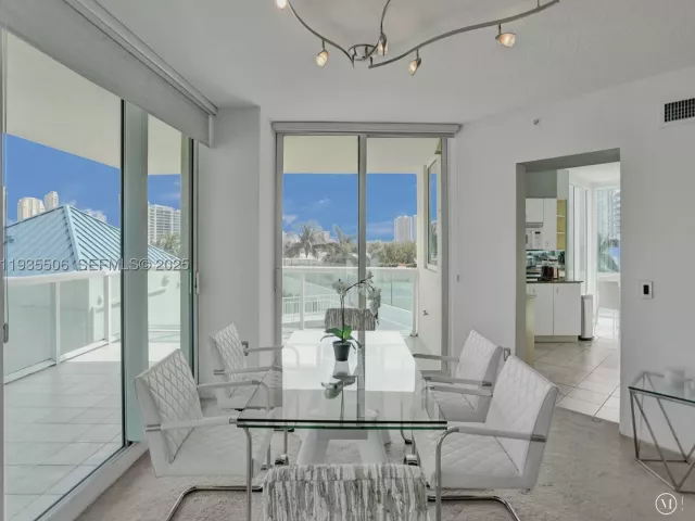 3-bedroom condo for sale in Aventura - 3370 Hidden Bay Dr 508 - MondialRealty