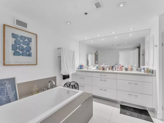 Apartment for sale  Unit #21D - photo 6931805