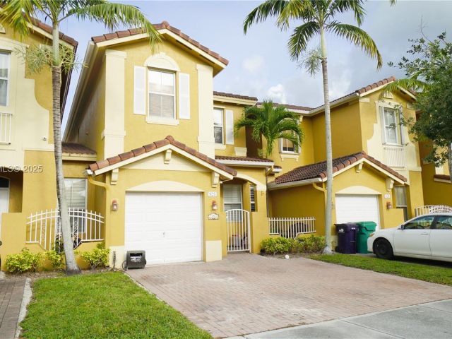 3-bedroom home for rent in Miami - 928 SW 154th Path 928 - MondialRealty