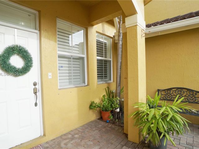 3-bedroom home for rent in Miami - 928 SW 154th Path 928 - MondialRealty