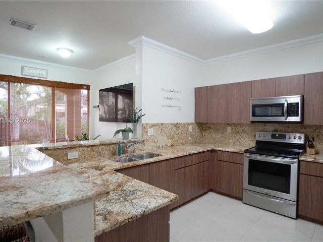 3-bedroom home for rent in Miami - 928 SW 154th Path 928 - MondialRealty