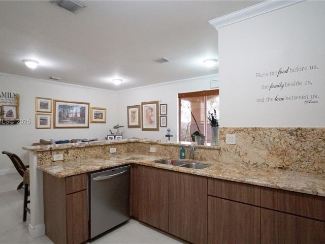 3-bedroom home for rent in Miami - 928 SW 154th Path 928 - MondialRealty