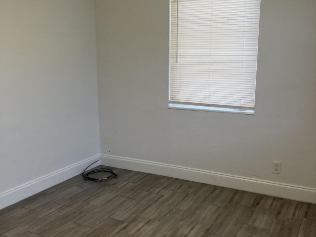 Home for rent at 949 30th Street - photo 6932094