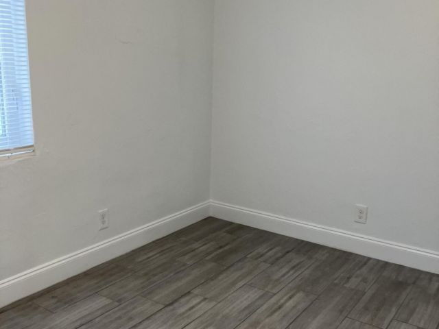 Home for rent at 949 30th Street - photo 6932095