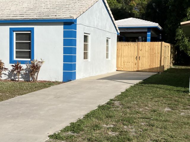 Home for rent at 949 30th Street - photo 6932100