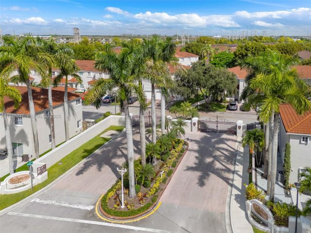 Home for sale at 12661 SW 143rd Ln 12661 - photo 7522588