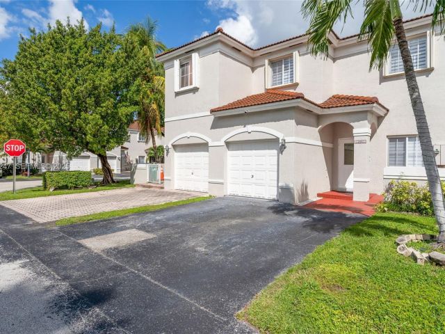 Home for sale at 12661 SW 143rd Ln 12661 - photo 7522589