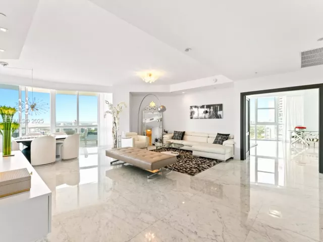 3-bedroom condo for rent in Sunny Isles Beach - 18201 Collins Ave 5001 - MondialRealty