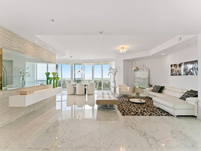 3-bedroom condo for rent in Sunny Isles Beach - 18201 Collins Ave 5001 - MondialRealty