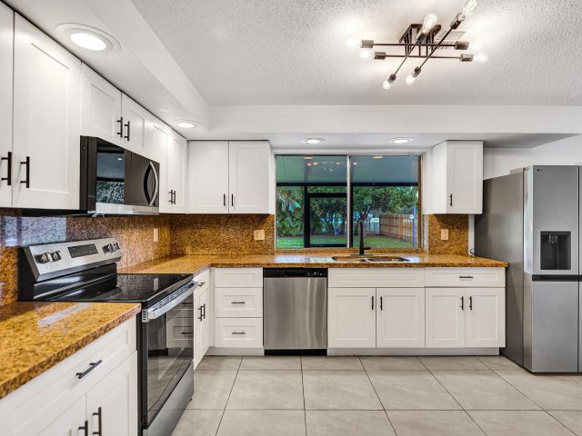 Home for sale at 9855 Robins Nest Road - photo 6934802