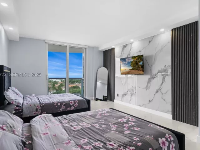 3-bedroom condo for sale in Sunny Isles Beach - 19380 Collins Ave 826 - MondialRealty