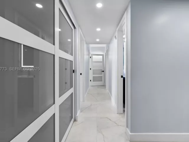 3-bedroom condo for sale in Sunny Isles Beach - 19380 Collins Ave 826 - MondialRealty