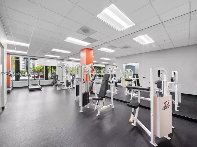 3-bedroom condo for sale in Sunny Isles Beach - 19380 Collins Ave 826 - MondialRealty