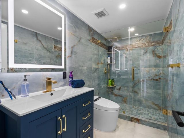 Apartment for sale  Unit #826 - photo 6932666