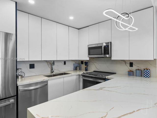 Apartment for sale  Unit #826 - photo 6932673