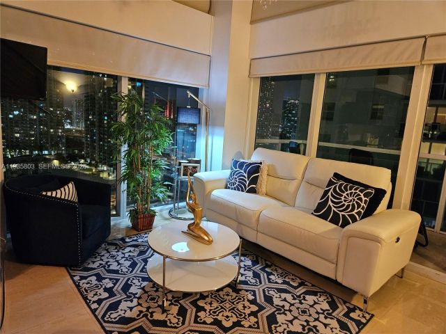 Apartment for rent  Unit #1517 - photo 6932612