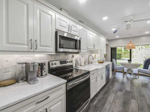 Home for sale at 6413 Casabella Lane - photo 6932772