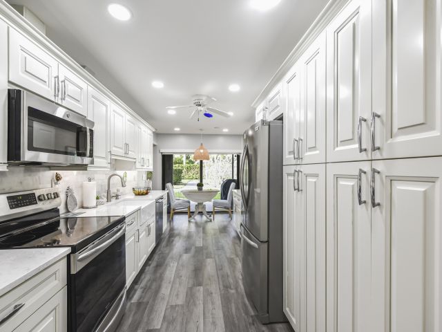 Home for sale at 6413 Casabella Lane - photo 6932773