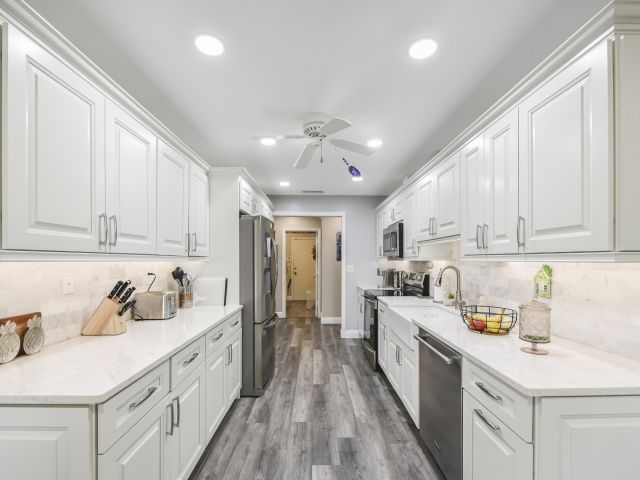 Home for sale at 6413 Casabella Lane - photo 6932774