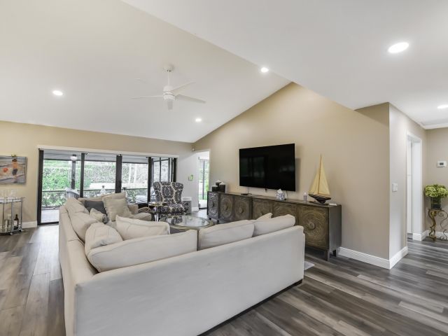 Home for sale at 6413 Casabella Lane - photo 6932777