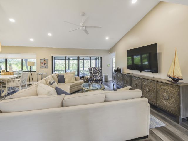 Home for sale at 6413 Casabella Lane - photo 6932779