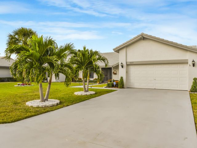 Home for sale at 6413 Casabella Lane - photo 6932784