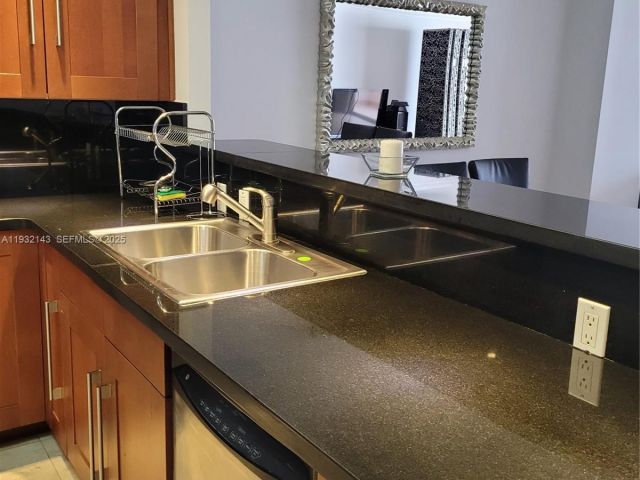 1-bedroom condo for sale in Hallandale Beach - 1865 S Ocean Dr 7B - MondialRealty