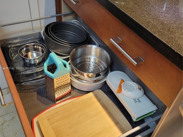 1-bedroom condo for sale in Hallandale Beach - 1865 S Ocean Dr 7B - MondialRealty