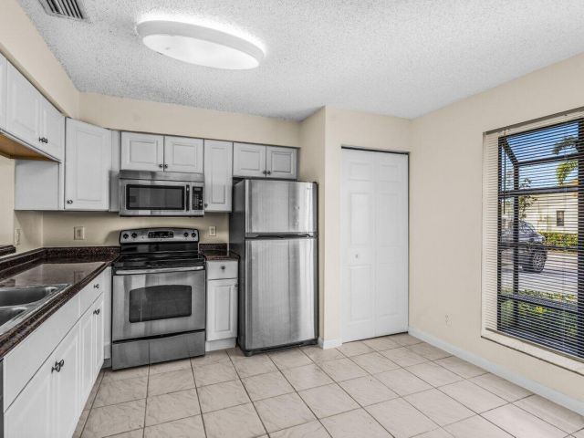 Home for rent at 9112 SW 21st Court E - photo 6939557