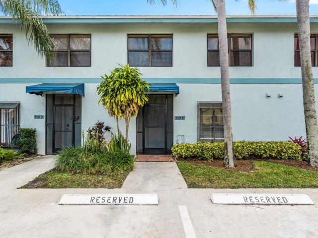 Home for rent at 9112 SW 21st Court E - photo 6939560