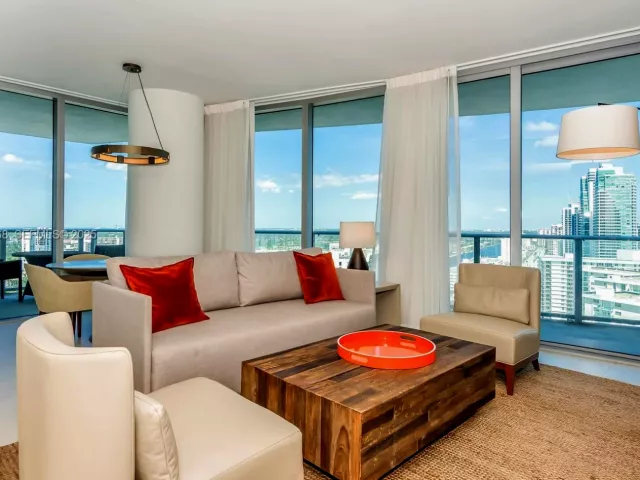 1-bedroom condo for sale in Hollywood - 4111 S Ocean Dr 1912 - MondialRealty