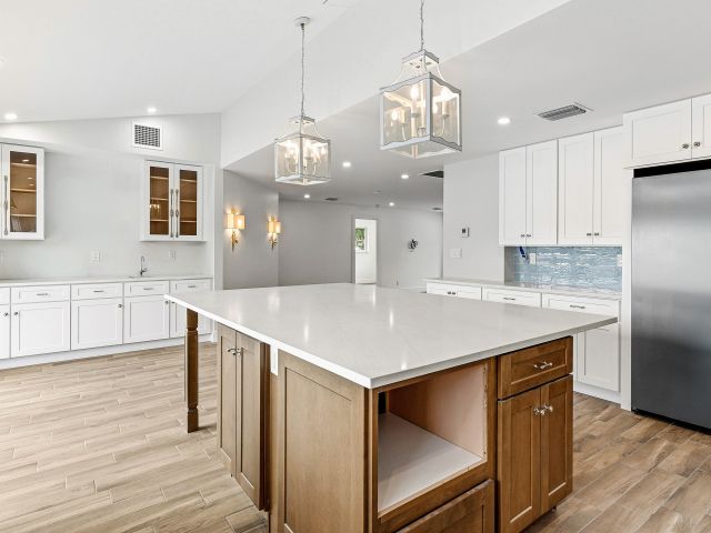 Home for rent at 1254 SW 4th Court - photo 6934947