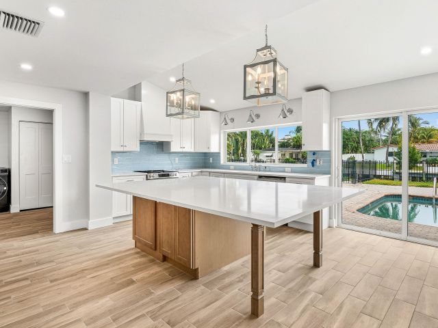 Home for rent at 1254 SW 4th Court - photo 6934949