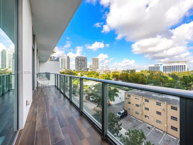 3-bedroom condo for sale in Miami - 501 NE 31st St 401 - MondialRealty