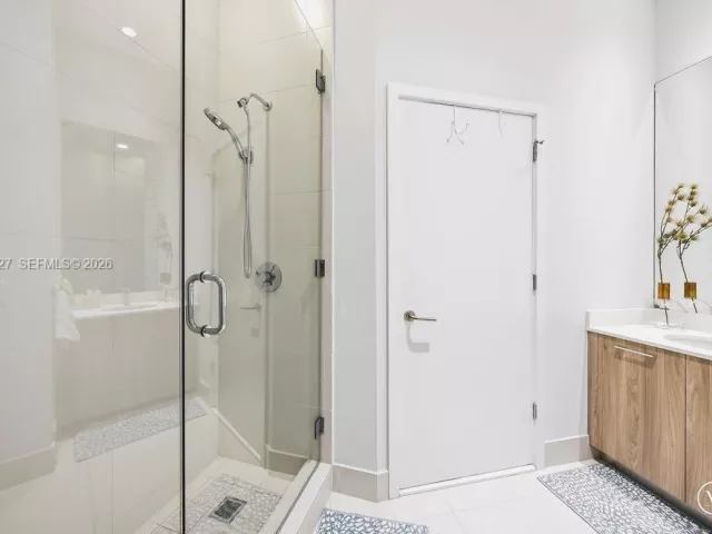 3-bedroom condo for sale in Miami - 501 NE 31st St 401 - MondialRealty